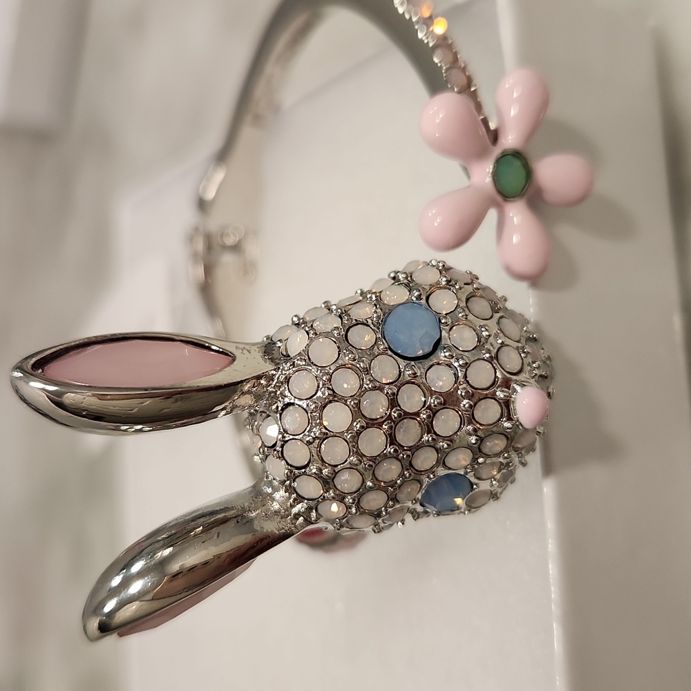 BETSEY JOHNSON BUNNY HINGED BRACELET WITH PINK DAISY EASTER SPRING